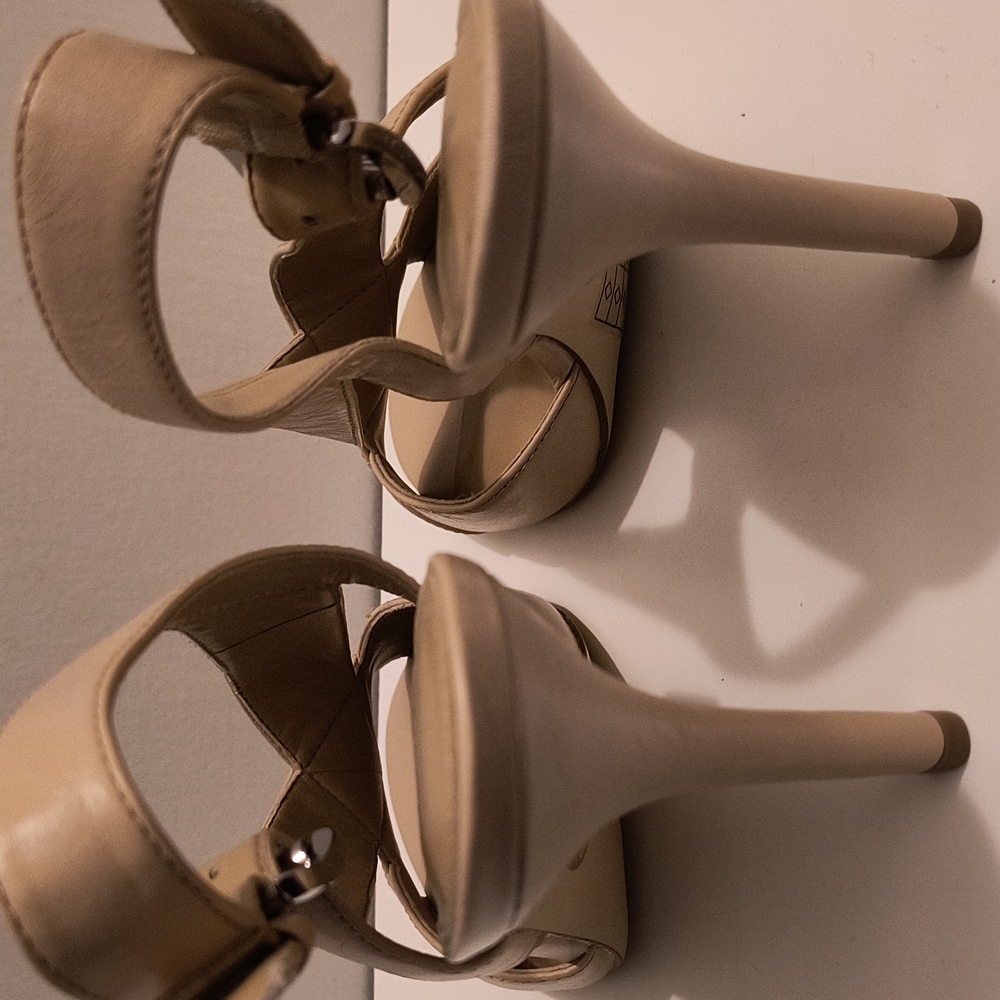 Michael Kors leather Tan  heels sandarls - Picture 11 of 12